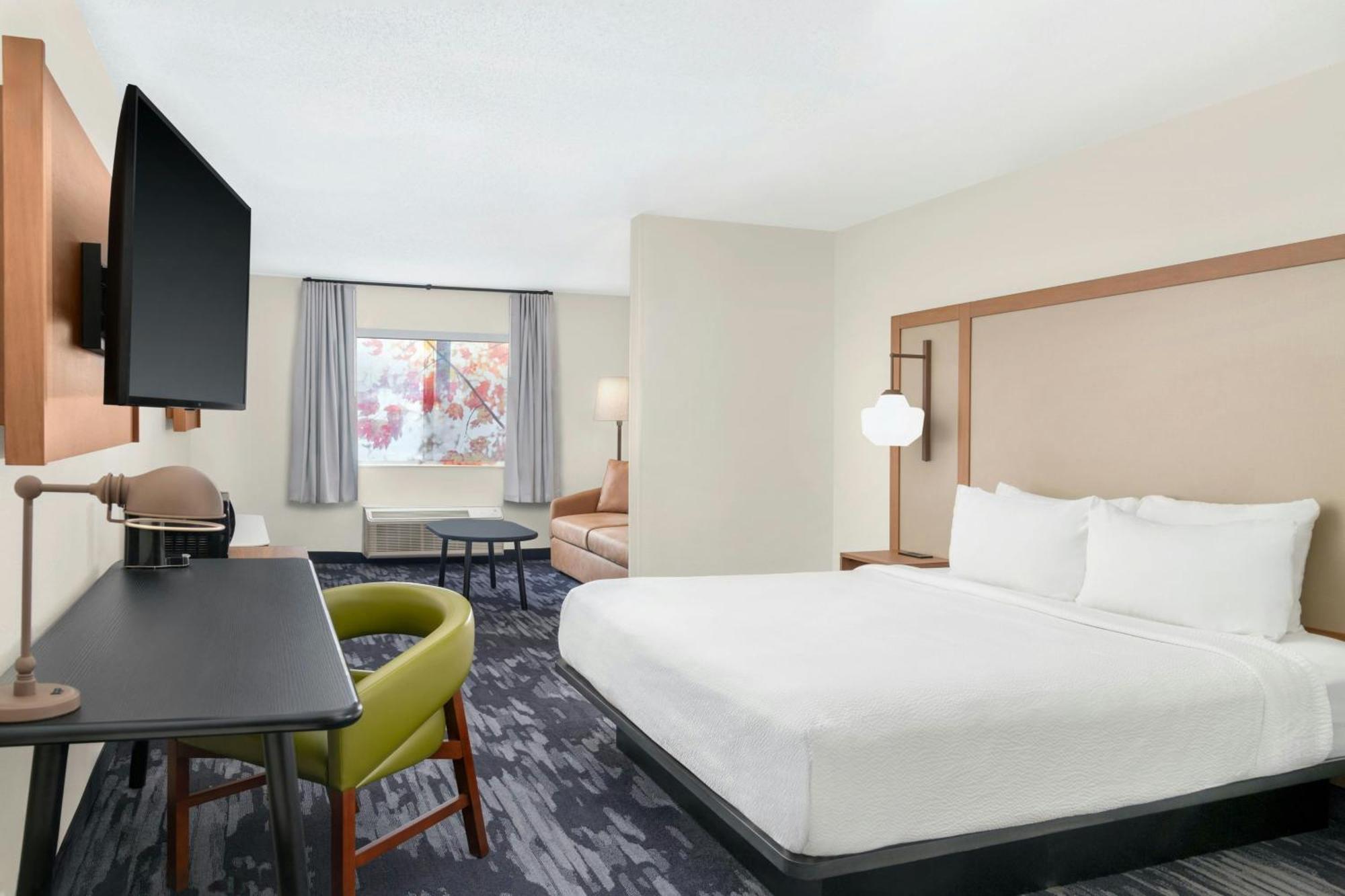 Fairfield & Hotel