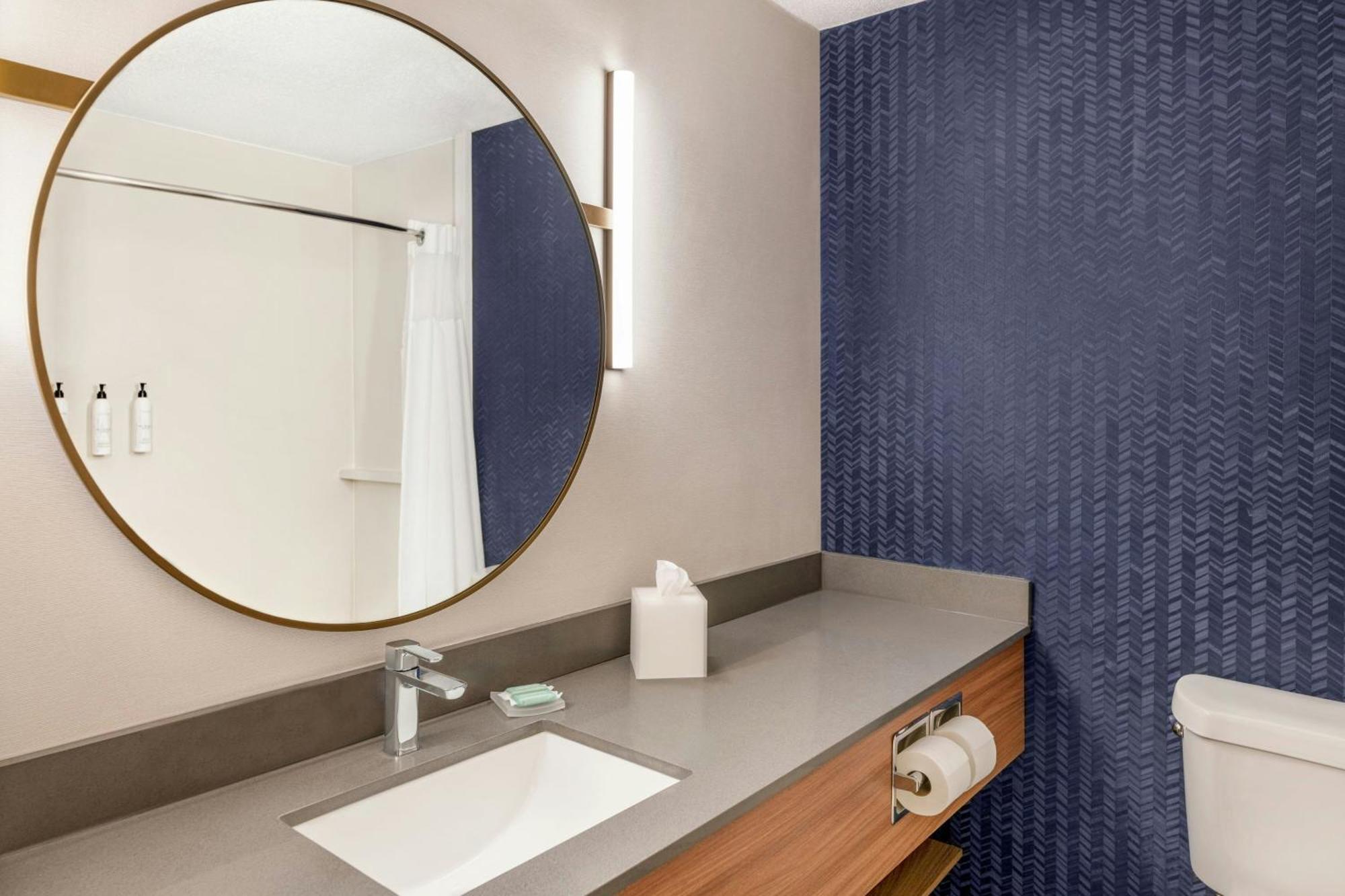 Fairfield & Hotel 3*